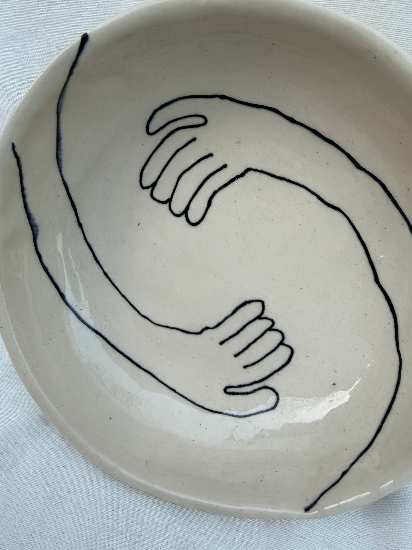 Handsy bowl