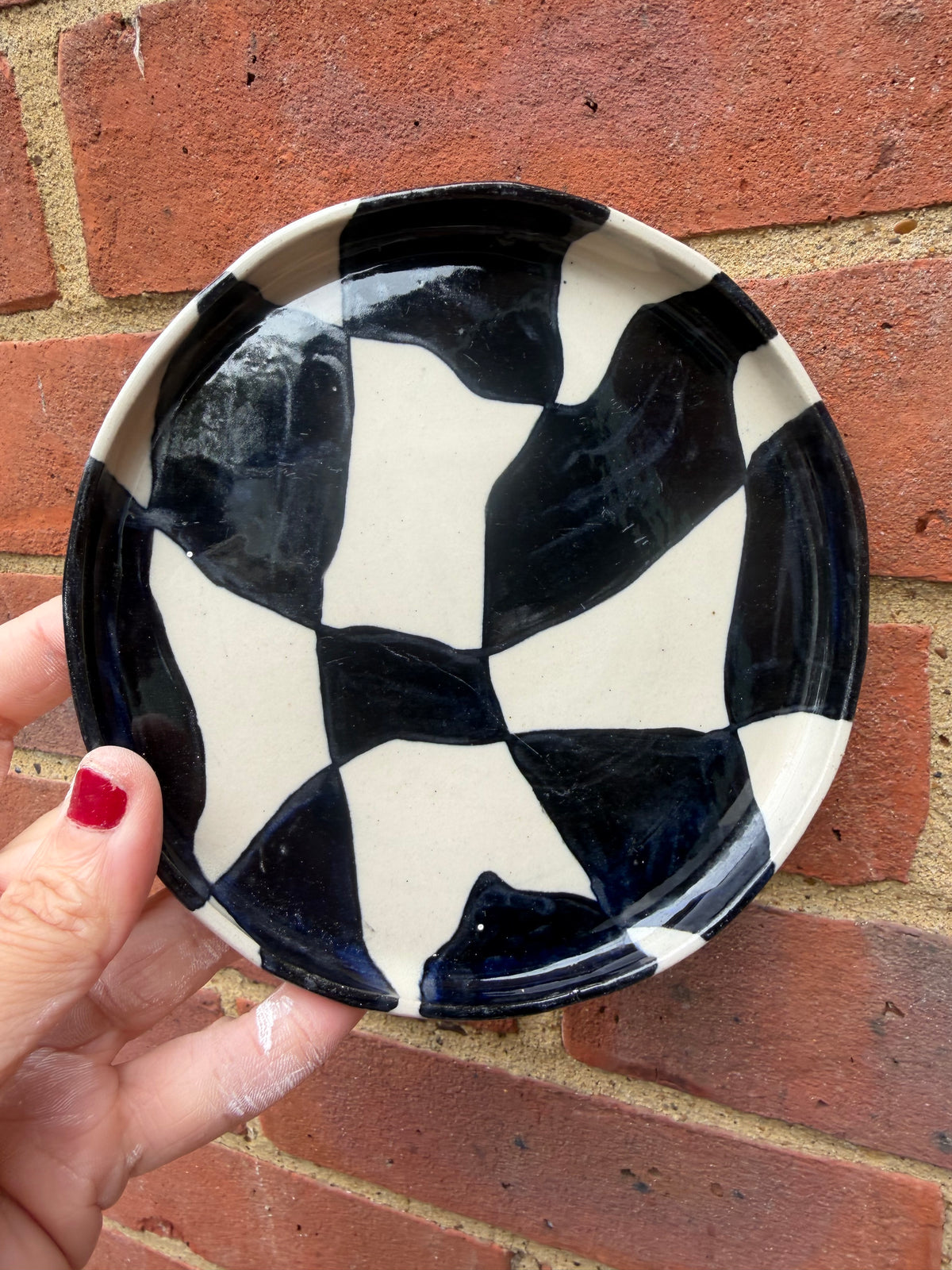 Asymmetrical Check Flower Plate